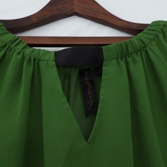 Green Loose Fit Short Sleeve Sheer Feminine Blouse | small - Picture 4 of 10